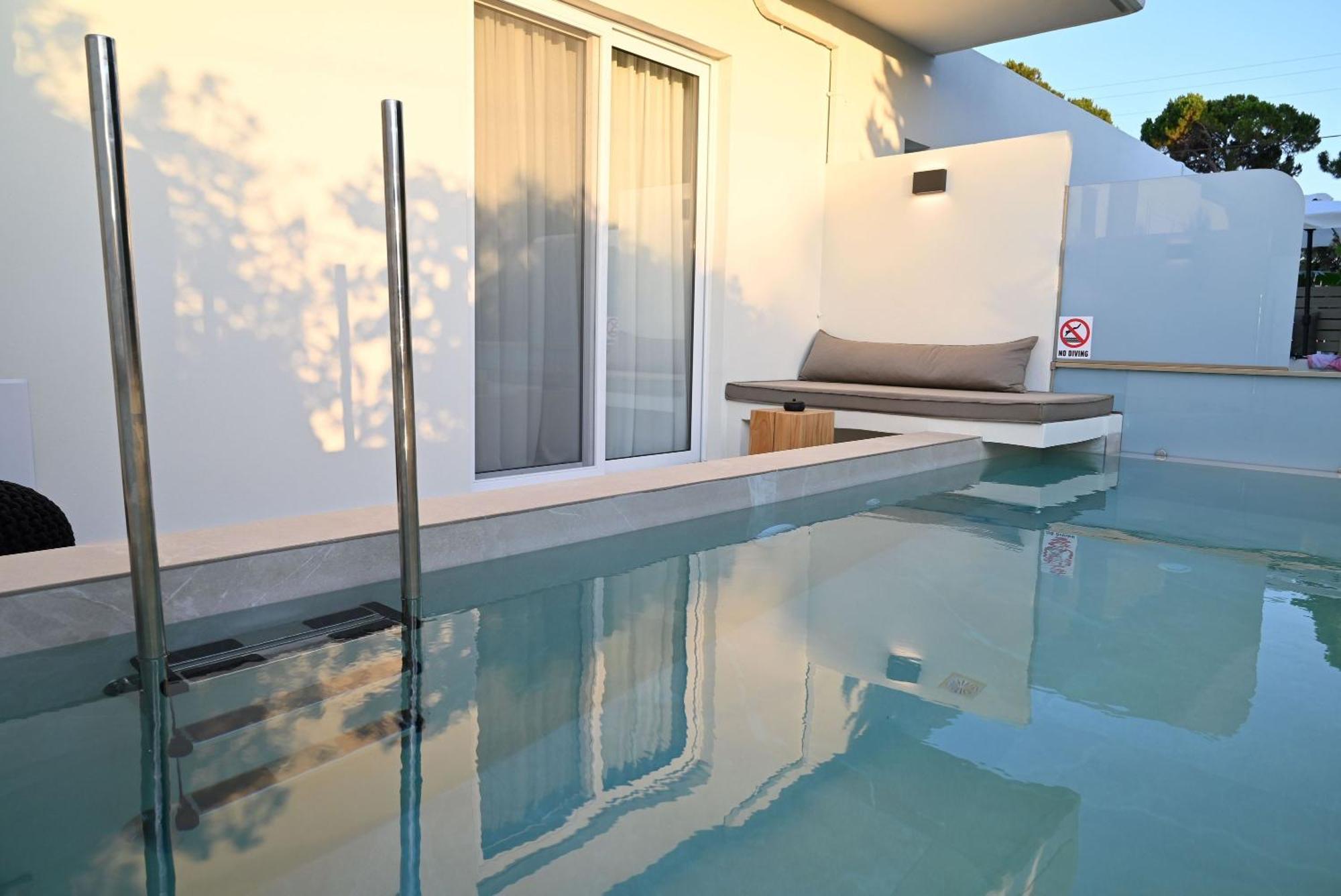 Rhotheon Suites In Ialysos  Exteriör bild