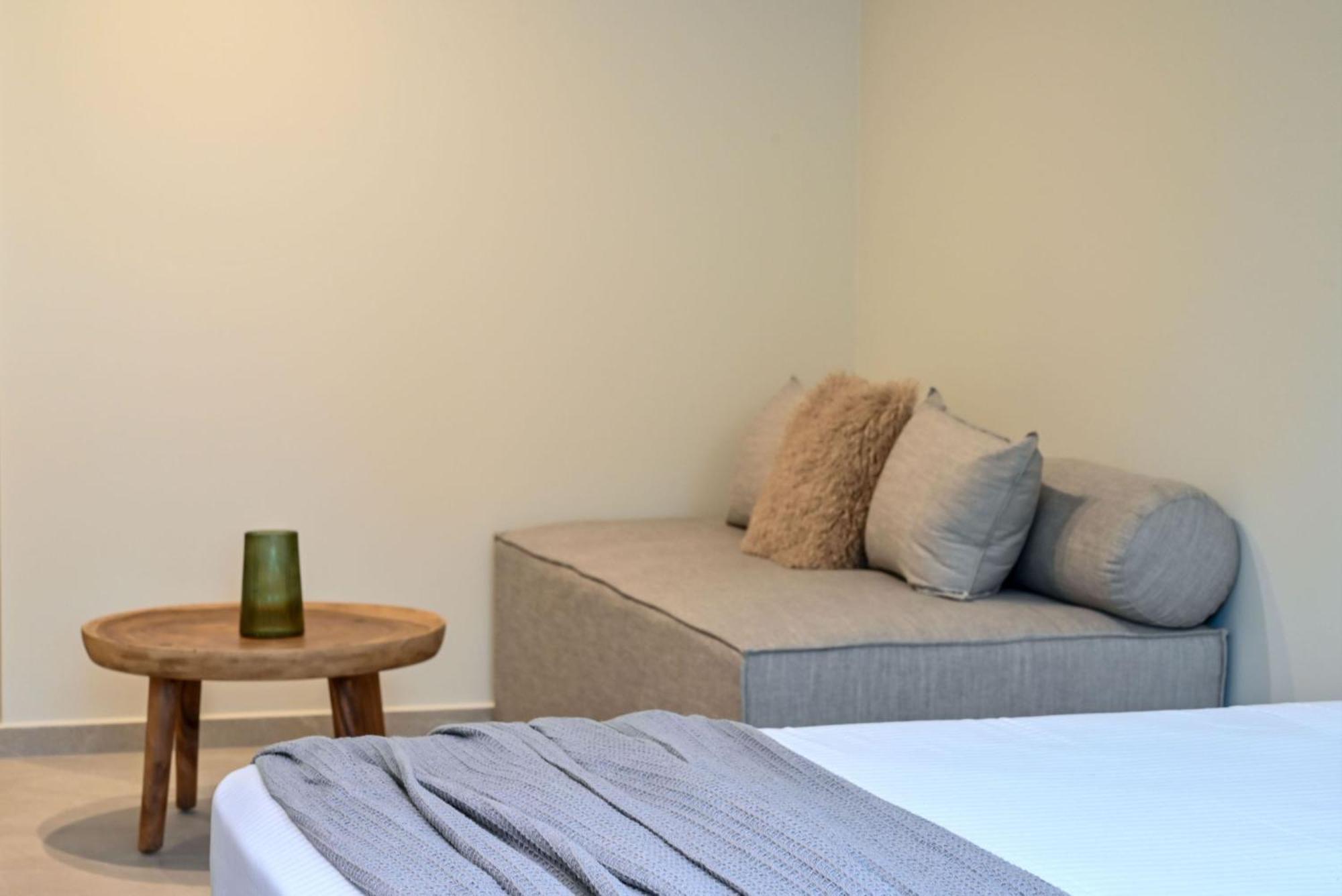 Rhotheon Suites In Ialysos  Exteriör bild