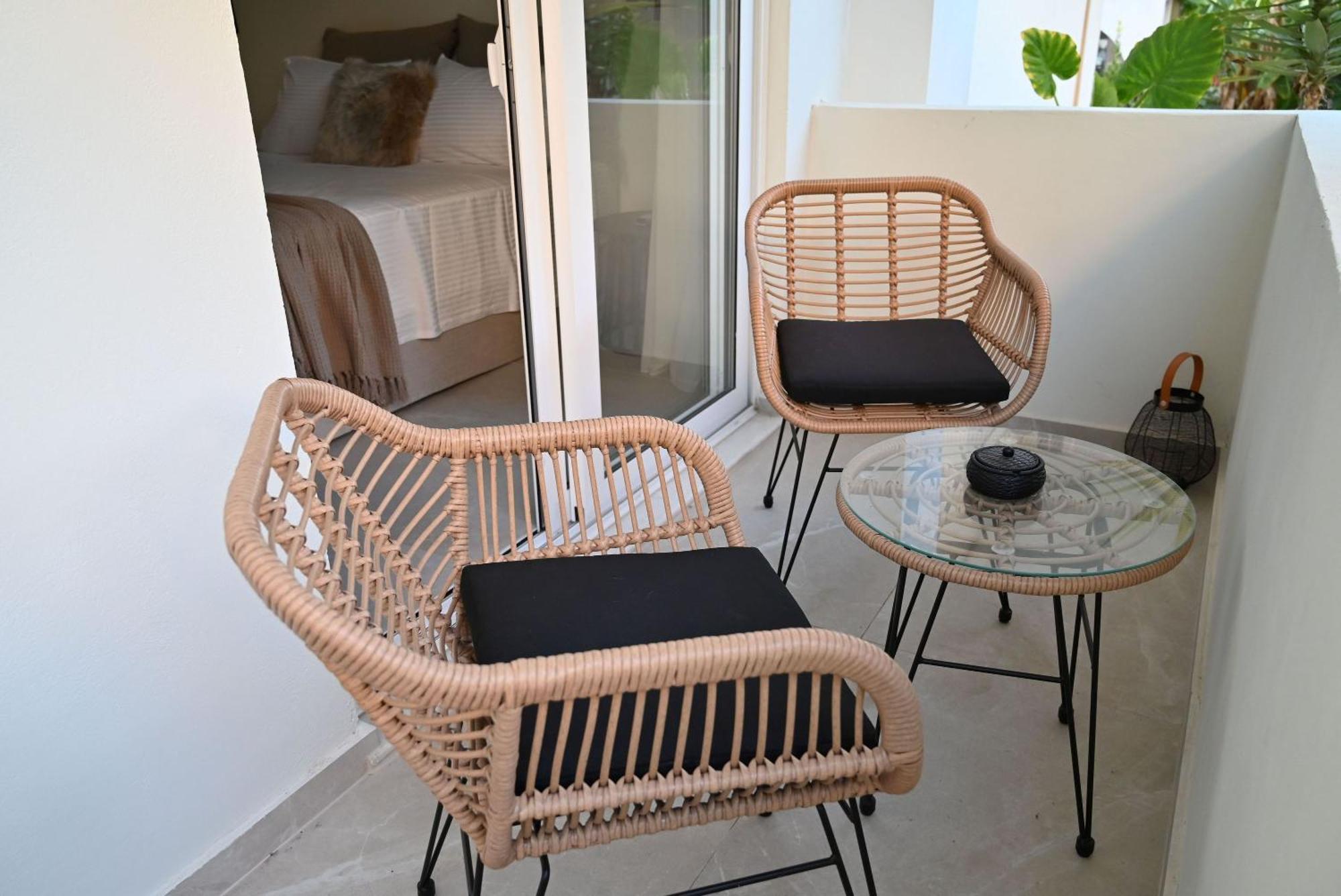 Rhotheon Suites In Ialysos  Exteriör bild