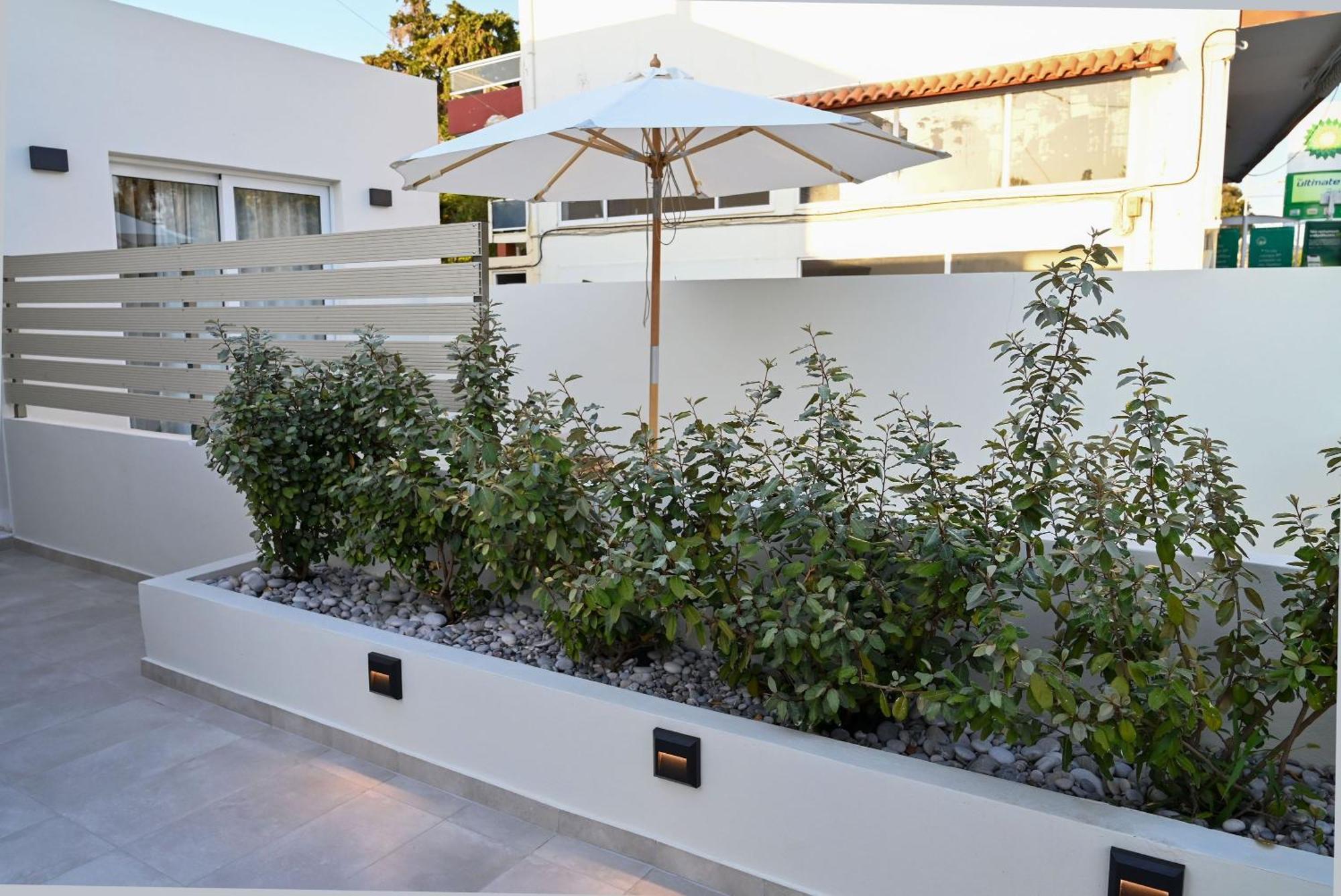 Rhotheon Suites In Ialysos  Exteriör bild